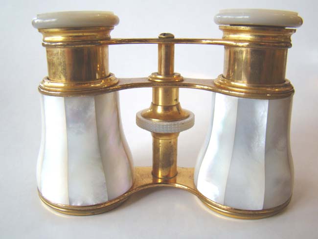 A fine pair of Presentation Opera Glasses dated 1886 with its' original velvet purse case — image 2